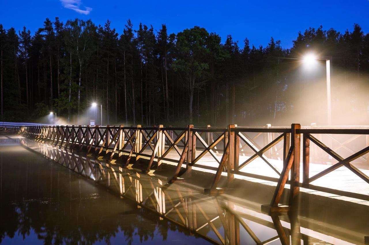 Debowy Dwor Hotel Ruda Rozaniecka Buitenkant foto