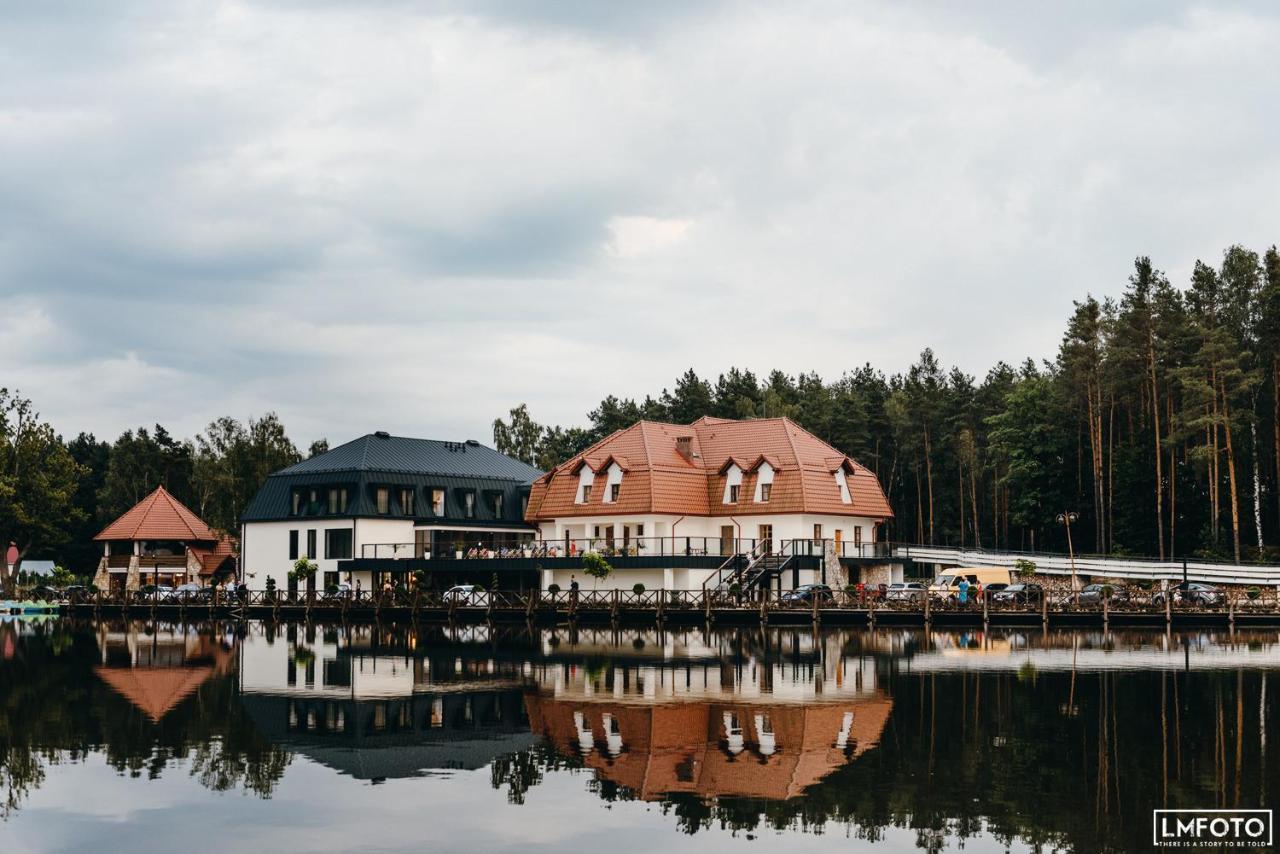 Debowy Dwor Hotel Ruda Rozaniecka Buitenkant foto