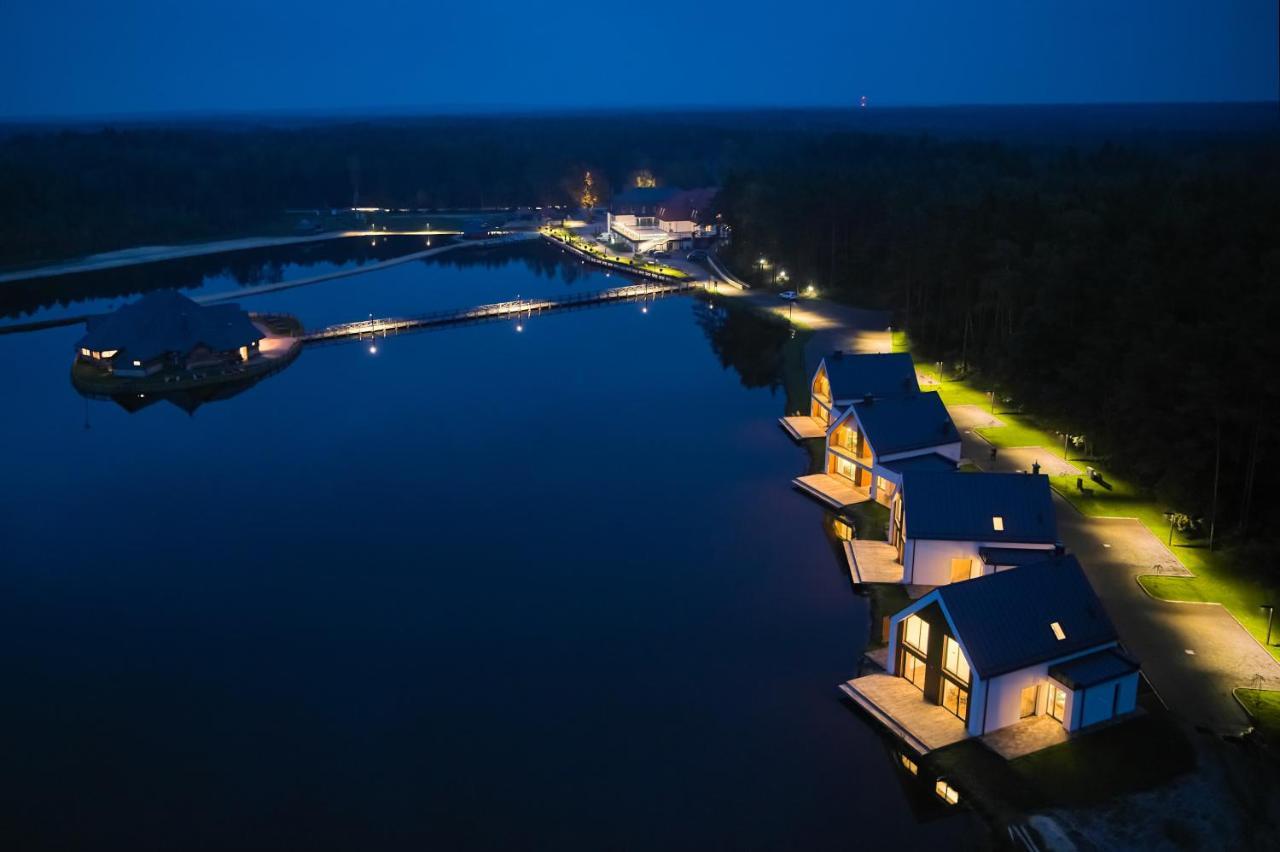 Debowy Dwor Hotel Ruda Rozaniecka Buitenkant foto