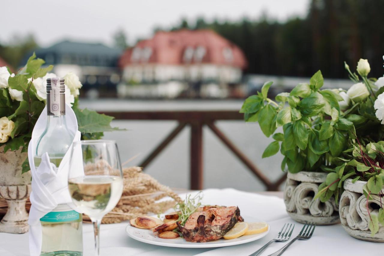Debowy Dwor Hotel Ruda Rozaniecka Buitenkant foto