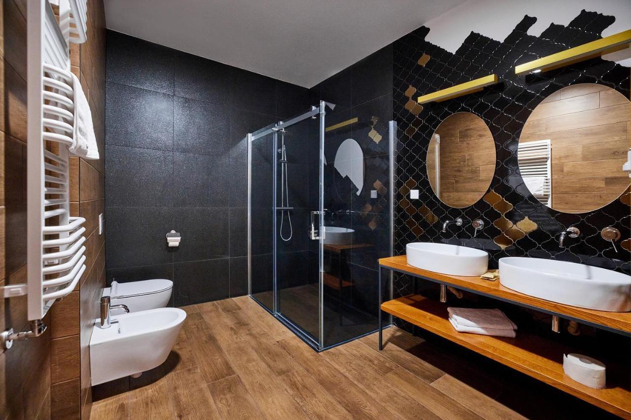 Debowy Dwor Hotel Ruda Rozaniecka Buitenkant foto