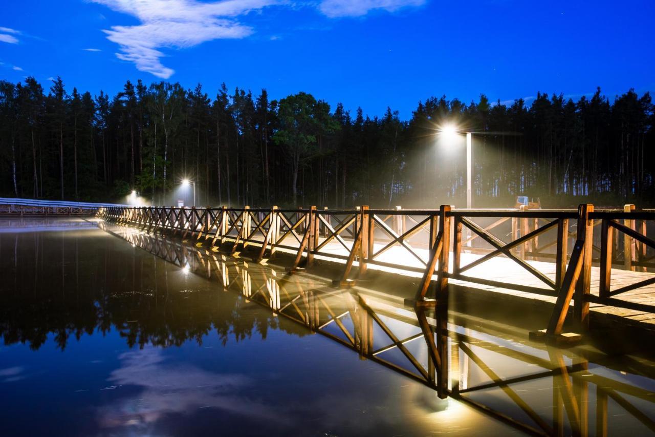 Debowy Dwor Hotel Ruda Rozaniecka Buitenkant foto