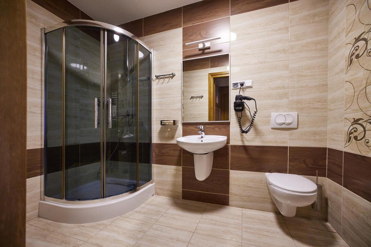 Debowy Dwor Hotel Ruda Rozaniecka Kamer foto